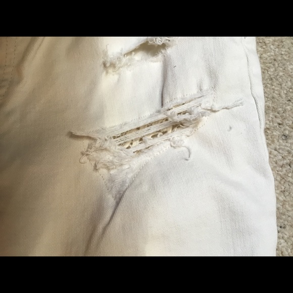 Free People Destroyed White Jean's-NWT and HTF! - Picture 6 of 6